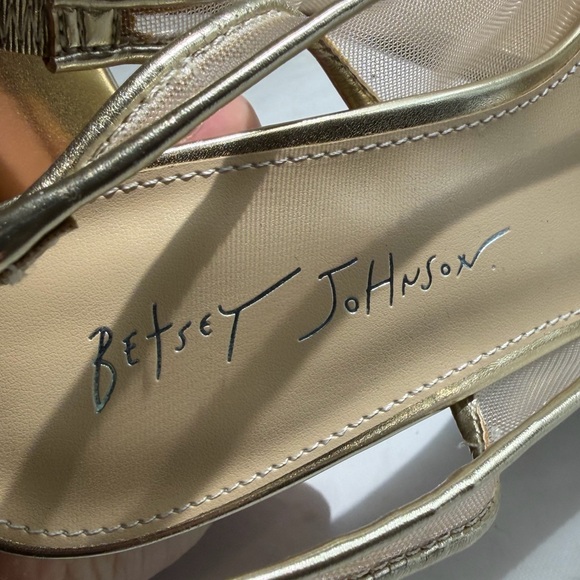 New Betsey Johnson Women's Petra Flower Applique Slingback Pumps sz 8.5 - Picture 10 of 10